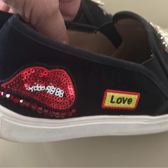 Like New Betsy Johnson Whimsical & Fun Rock & Roll Infused Slip-Ons w Bling! 8M - Picture 2 of 6